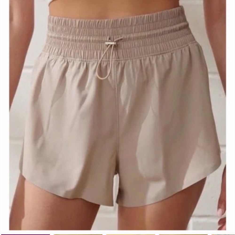 Abercrombie YPB Shorts - Sand Color - Motiontek flyaway short